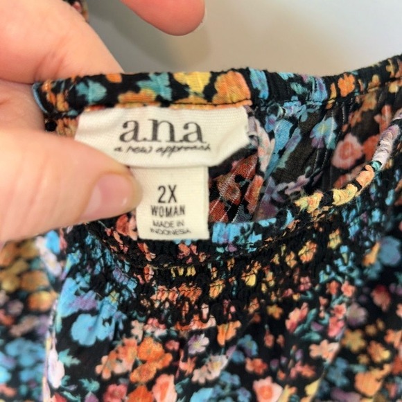 a.n.a. woman's ruched off shoulder floral‎ navy short sleeve flowy top size 2X - Picture 3 of 8